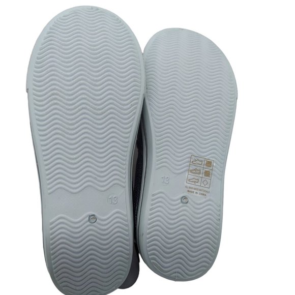 Revolution Camouflage Slip-on Shoes Little Boy Size 13 NWOT - Picture 5 of 6